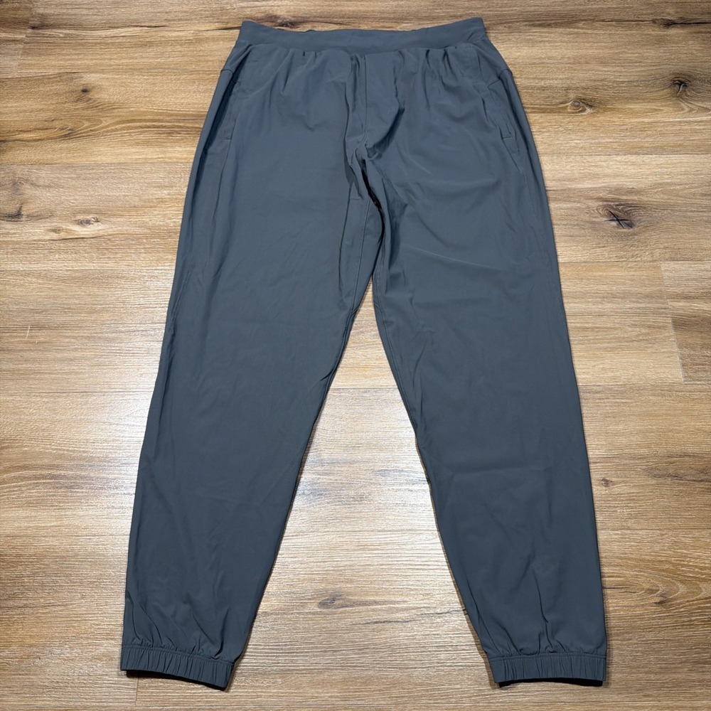 Lululemon Men's LARGE Surge Jogger Shorter 27" Graphite Grey LM5957S